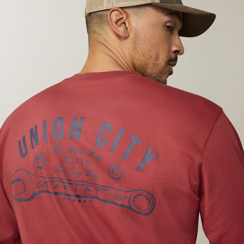 Ariat Cotton Strongâ„¢ Union City Crewneck L/S Shirt - Brick Red